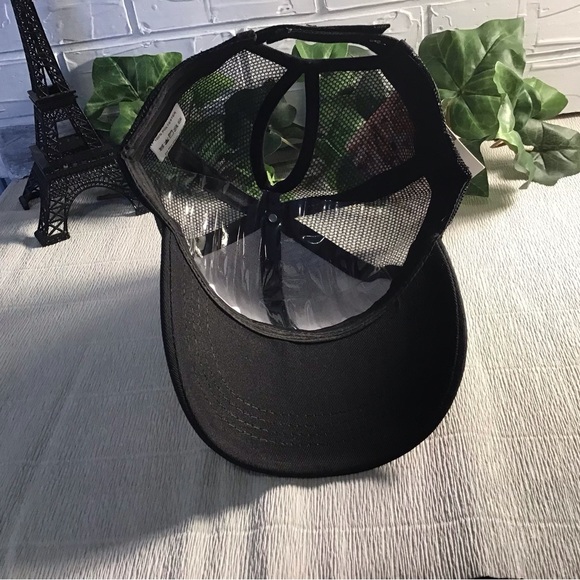 Ladie’s Black pony tail cap - Picture 4 of 6